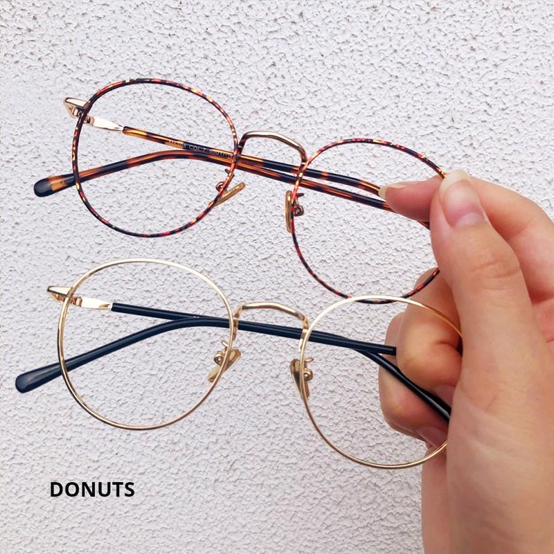 Donuts-Gold-Round-Metal-Eyeglasses-detail