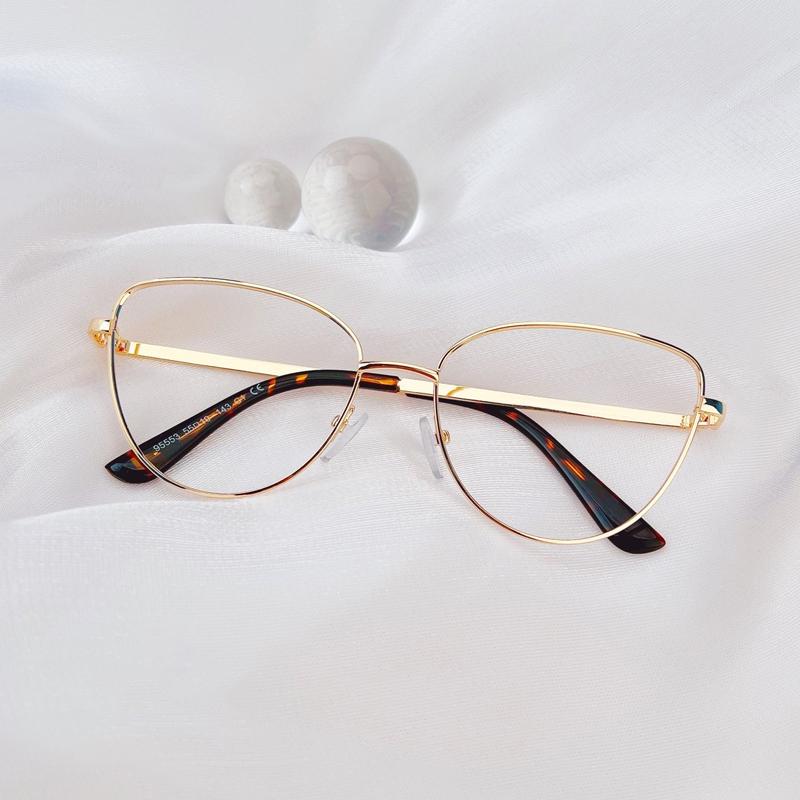 Lola-Gold-Cat-Metal-Eyeglasses-detail
