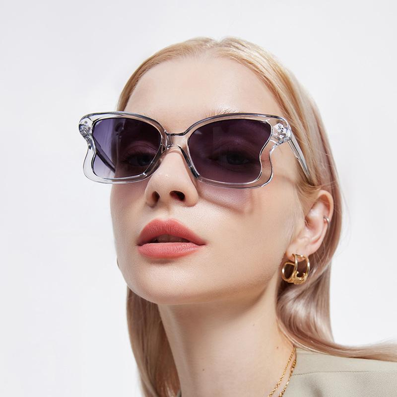 Lael-Gray-Geometric-Plastic-Sunglasses-detail