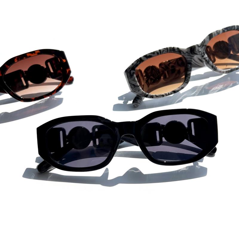 Fenella-Tortoise-Rectangle-Plastic-Sunglasses-detail