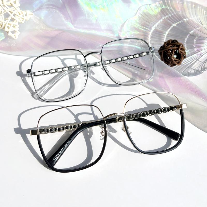 Clover-Black-Square-Combination-Eyeglasses-detail